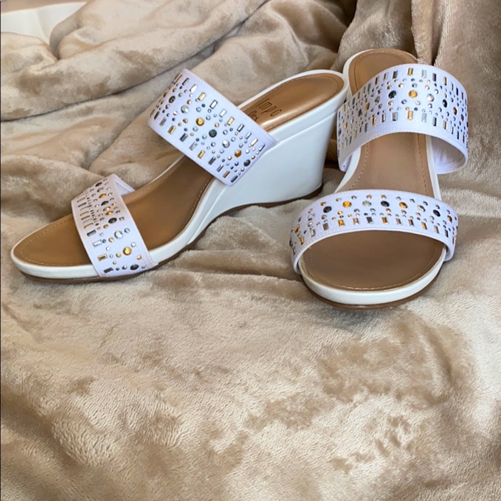 White wedges
